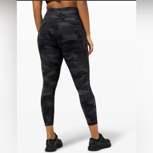 Lululemon Fast and Free Tight II 25" *Non Reflective Nulux Size: 4 - Picture 3 of 7